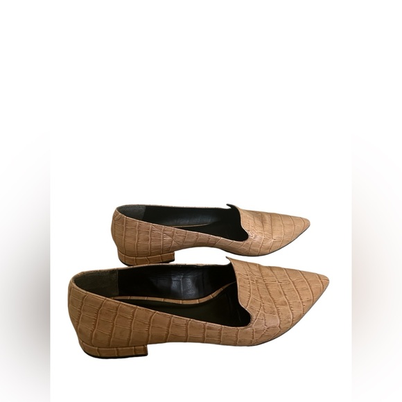 Lulus Crocodile-Embossed Genuine Leather Loafers | Sand Beige Flats, Size 9 - Picture 2 of 6